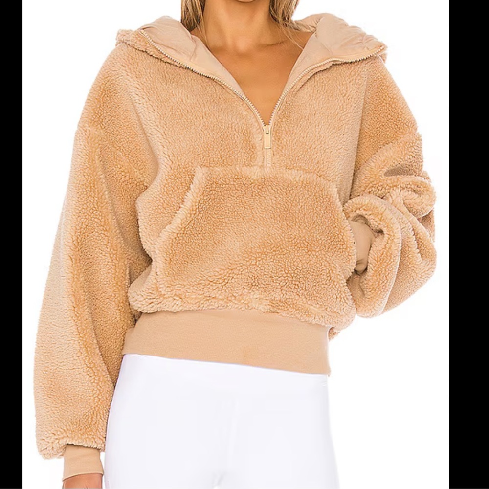 Alo Streetside Sherpa